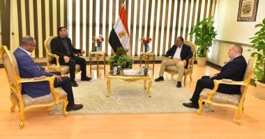 محافظ أسيوط يستقبل وزير الإسكان لمتابعة المشروعات التنموية والبنية التحتية