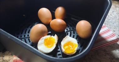7 طرق لطهى البيض فى الإيرفراير.. مسلوق ومشوى ومقلى وكعك