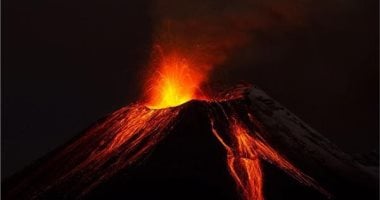 من أعماق تشيلى إلى محيطات العالم.. اكتشافات تهز الأرض آخرها 20 مليون طن من الذهب المذاب فى المحيطات.. بركان طيني نائم تحت البحر يكشف أسرار القشرة العميقة.. آخر يقذف بلورات جليدية نارية.. وهذا أغرب براكين العالم