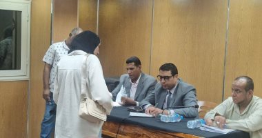 نائب محافظ الأقصر يتلقى 34 شكوى باليوم المفتوح ويؤكد: جزاءات لمن يعطل مصالح المواطن