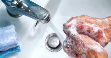 أول طرق الوقاية.. غسل اليدين ضرورة صحية لهذه الأسباب
