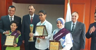 محافظ سوهاج يكرم أوائل الطلاب على مستوى الجمهورية فى "المشروع الوطنى للقراءة"