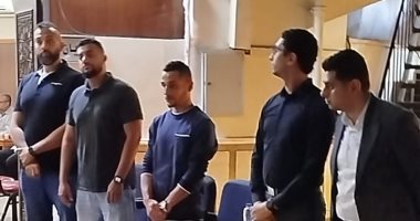 أسرة الراحل عبد المنعم إبراهيم تستقبل عزاء شقيقه فى غياب صبرى عبد المنعم