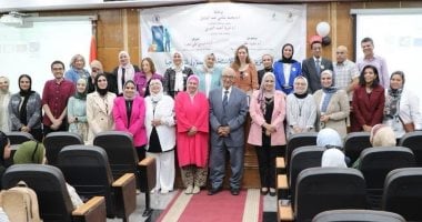 "إعلام جامعة القاهرة" يعقد ندوة حول تعزيز الوعى الرقمى للمرأة