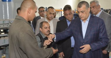 وزير الإنتاج الحربى يطمئن على سير عملية الإنتاج بشركة هليوبوليس للصناعات الكيماوية