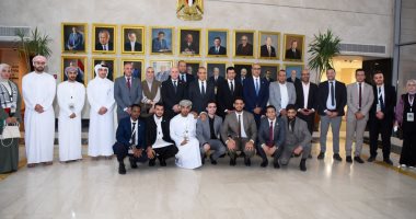 وزير الخارجية يلتقى وفد نموذج محاكاة برلمان الشباب العربى