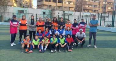تدريب فتيات سوهاج فى كرة القدم الخماسية تحت شعار "ألف بنت.. ألف حلم"
