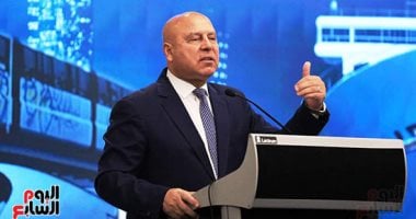 كامل الوزير يعلن عرض أول نسخة للقطار السريع بمؤتمر النقل الدولى وتجربتها يوم الافتتاح: سيتم تجميع قطارات مترو الإسكندرية 40% تصنيع محلى.. ويؤكد: المشاركة فى إعمار غزة لن يؤثر على أسعار مواد البناء