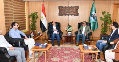 محافظ الفيوم يستقبل نائب وزير الصحة لشئون الطب الوقائى والصحة العامة