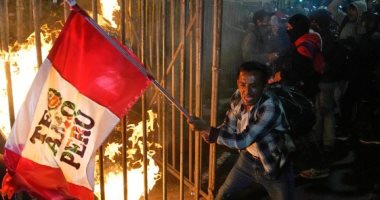 أمريكا اللاتينية على صفيح ساخن.. رئيس جواتيمالا يقيل وزير الداخلية ويقر تغييرات أمنية بعد فرار عصابة من سجن.. احتجاجات وشغب فى بيرو تسفر عن مقتل شخص وإصابة 100 آخرين.. وجيل الشبابZ يقود مظاهرات ضد رئيس باراجواى