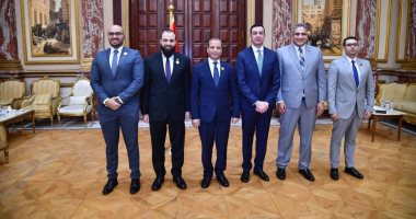 نواب التنسيقية يتسلمون كارنيهات العضوية بمجلس الشيوخ