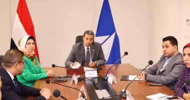 محافظ دمياط يجتمع مع وفد وزارة الاتصالات لبحث إنشاء مركز معلومات شبكات المرافق