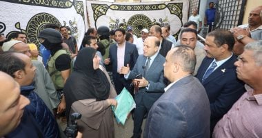 محافظ كفر الشيخ يستمع لشكاوى أهالى قلين.. ورفع 2025 طن قمامة بمدن المحافظة
