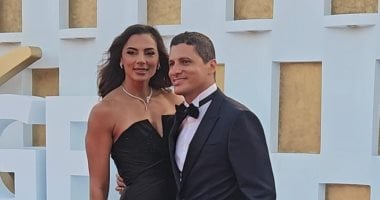 عمرو منسى وزوجته وماريان خورى أول الحضور فى افتتاح مهرجان الجونة