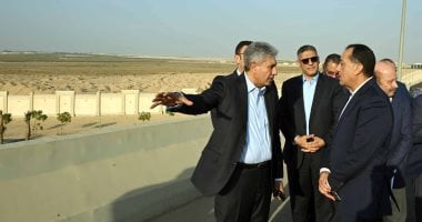 رئيس الوزراء يتفقد تطوير المنطقة المحيطة بالمتحف المصرى الكبير قبل افتتاحه
