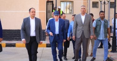 مستشار رئيس الجمهورية يشيد بمركز العزيمة بأسوان ويصفه بواحه علاجية عالمية