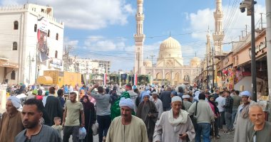 زحام بالممشى السياحى وإقبال كبير علي الليلة الختامية لمولد السيد البدوى..مباشر