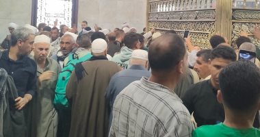 زحام كبير بضريح السيد البدوى فى الليلة الختامية لمولده.. مباشر