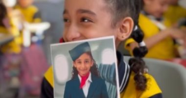 معلمة لغة عربية بدمياط تشجع تلاميذها بصور AI .. اعرف القصة