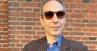 مثقفون وكتاب يطلقون بيانا ضد تواجد رافائيل كوهين بلجنة جائزة نجيب محفوظ