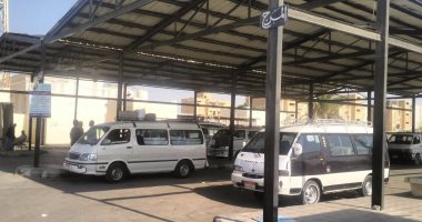 محافظ جنوب سيناء يشدد على متابعة مواقف السرفيس والتاكسي بمختلف المدن 