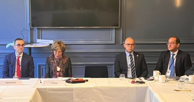 وزير الاستثمار: الحكومة تولى اهتماما خاصا بتوسيع قاعدة النمو الصناعى غير النفطى