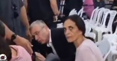 هتافات غاضبة ضد وزير العدل الإسرائيلى خلال جنازة رهينة: اطلع بره (فيديو)