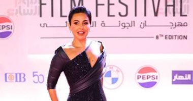 ميس حمدان تعلق على ظهورها بشعر قصير في الجونة: مالوش علاقة بأزمة نفسية