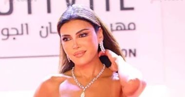 نجمات تتزين بأقراط كبيرة الحجم بـ"ريد كاربت" مهرجان الجونة.. شياكة وأناقة