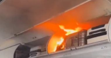 حريق داخل طائرة صينية يجبرها على هبوط اضطرارى بسبب بطارية ليثيوم.. فيديو