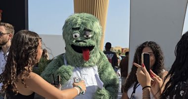 شخصية فيلم السادة الأفاضل الكرتونية تضيف حالة مرح فى مهرجان الجونة