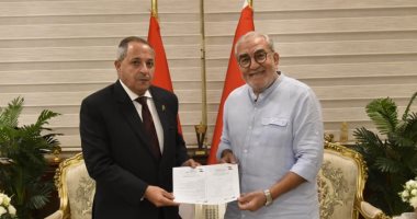 محافظ بورسعيد يناقش الاستعدادات النهائية لمسابقة "بورسعيد أرض المواهب"