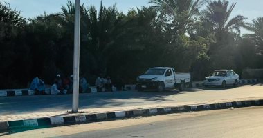 أهالي ضحايا حادث الصرف الصحي ينتظرون ذويهم في العريش