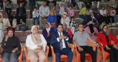 نائب محافظ بنى سويف يشهد فعاليات ركن "عاصمة النباتات الطبية والعطرية"