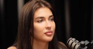 روسية تجرى جراحة لتغيير لون عينيها أثناء الحمل لولادة طفل بعيون زرقاء