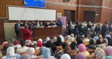عميد تجارة القاهرة تشارك بجلسة حول الذكاء الاصطناعي وإعادة تشكيل بيئة التعليم