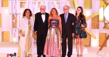 حسين فهمى ويسرا والهام شاهين على ريد كاربت فيلم إسكندرية كمان وكمان فى مهرجان الجونة.. صور 