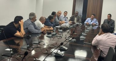 مسئولو جهاز مدينة القاهرة الجديدة يلتقون عددا من سكان المدينة لمناقشة مطالبهم