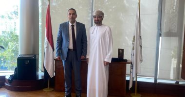 رئيس البورصة يستقبل نظيره العماني لبحث تطوير أدوات مالية جديدة