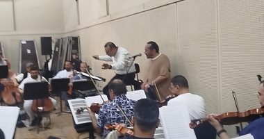 علي الحجار يبدأ البروفات استعدادا لحفل مهرجان الموسيقى العربية.. صور