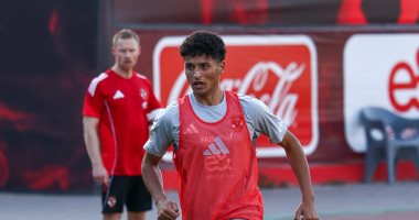 في الكورة : 
                                            كأس عاصمة مصر فرصة محمد عبد الله لفرض نفسه على توروب فى الأهلى
                                        