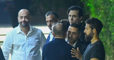 أمير عيد يتلقى عزاء والدته بمسجد حسين صدقى فى المعادي.. صور