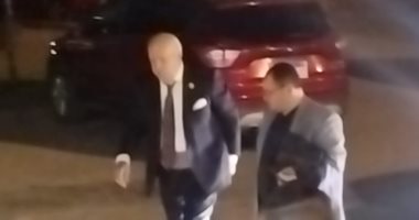 كاميرا اليوم السابع ترصد لحظة وصول الموسيقار عمر خيرت إلى الأوبرا لإحياء حفله الليلة