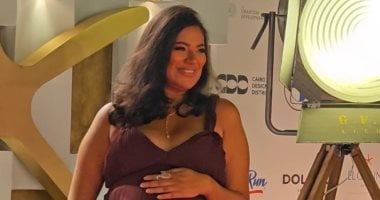ثراء جبيل فى شهور حملها الأخيرة على ريد كاربت ولنا فى الخيال حب بمهرجان الجونة