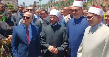 كفر الشيخ تحتفل بمولد إبراهيم الدسوقى.. الأهالى: يتميز بالطابع الديني وفرصة اقتصادية وتجارية كبيرة.. وكيل الطرق الصوفية بدسوق: توفير الأجواء المناسبة للطقوس والفعاليات.. المحافظ: أهم مقومات السياحة الدينية