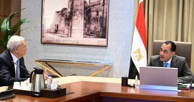 مدبولى يستعرض جهود تحسين الخدمات المقدمة إلكترونيا للمواطنين والمستثمرين