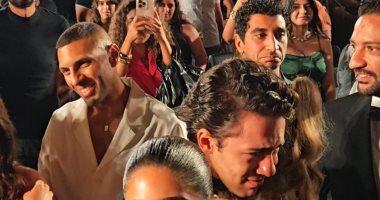 بكاء أحمد السعدنى ومايان السيد وعمر رزيق بعد عرض ولنا فى الخيال حب بمهرجان الجونة