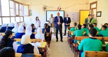 وزير التعليم يتفقد مدرسة نجع القنطرة الإعدادية بمركز المنشاة فى سوهاج