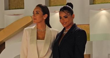 أبيض واسود.. أمينة خليل واسماء جلال ببدل كلاسيك فى عرض السادة الأفاضل فى مهرجان الجونة