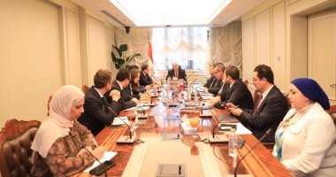 وزير التعليم العالى يبحث مع السفير الفرنسى تطورات العمل بمشروع حرم الجامعة الفرنسية